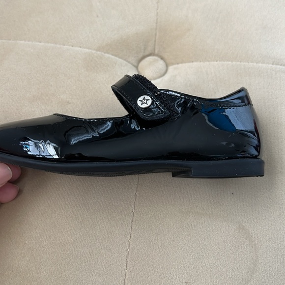 Black patent leather new with box girls shoes by Naturino size 24 hand made - Picture 2 of 6